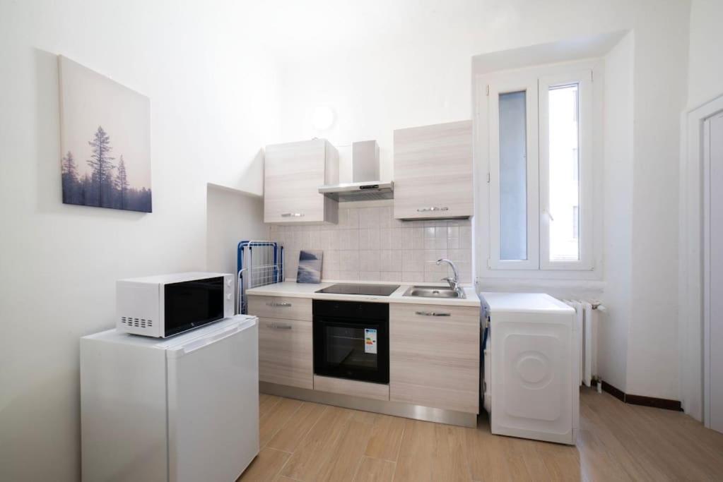 Apartment 4 Stops From The City Center Милано Екстериор снимка
