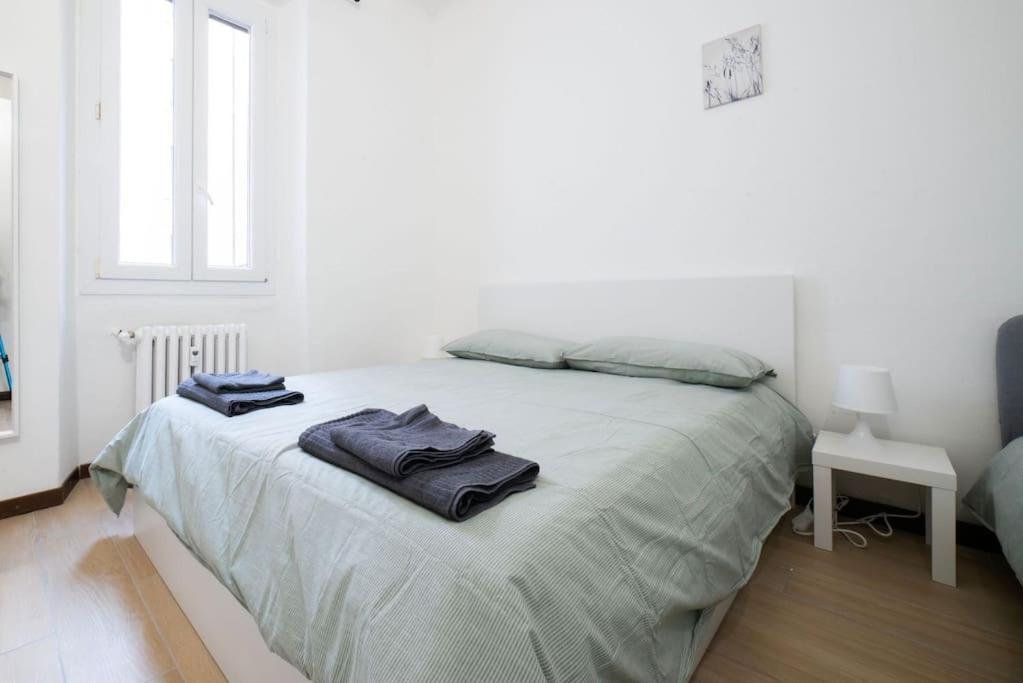 Apartment 4 Stops From The City Center Милано Екстериор снимка
