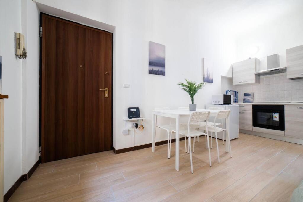 Apartment 4 Stops From The City Center Милано Екстериор снимка