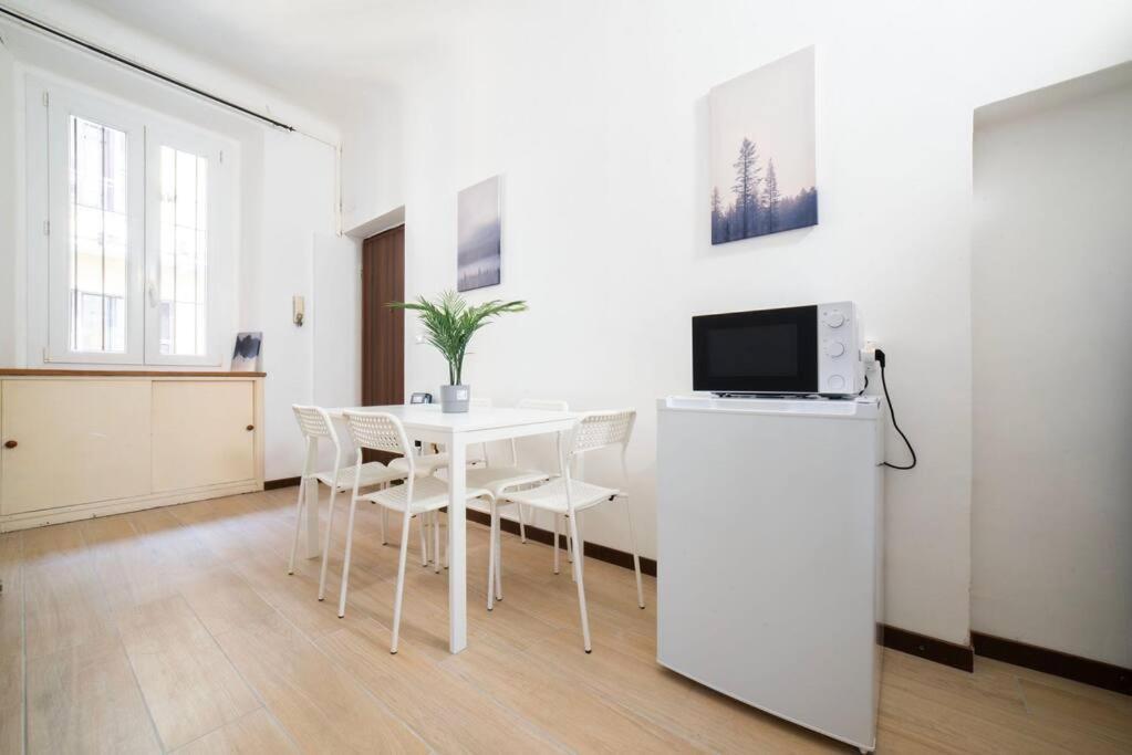 Apartment 4 Stops From The City Center Милано Екстериор снимка